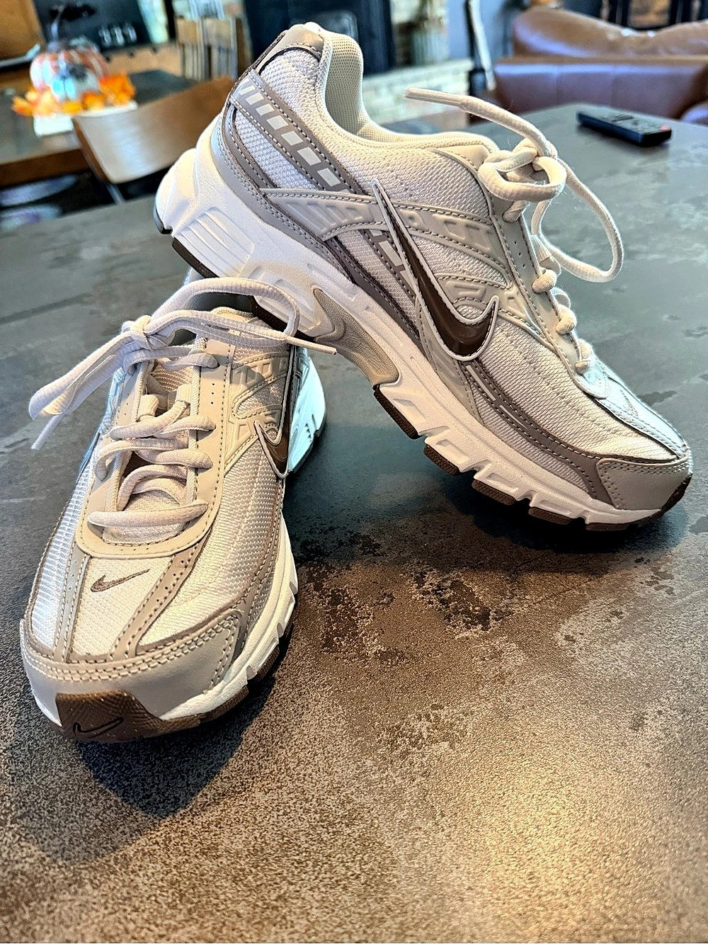 Nike Initiator Athletic Sneakers in White & Gray US 7.5 Like New